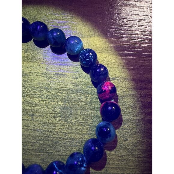 Natural Ruby Zoisite Stretch Bracelet 8mm Beads Stone Crystal Glows 6.75" - Picture 6 of 9